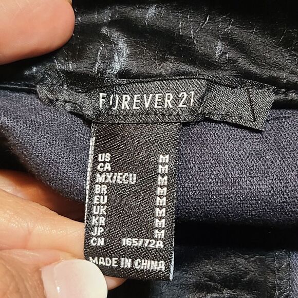 🌿"Forever 21"  pants ( leather look) size M. - Picture 8 of 11